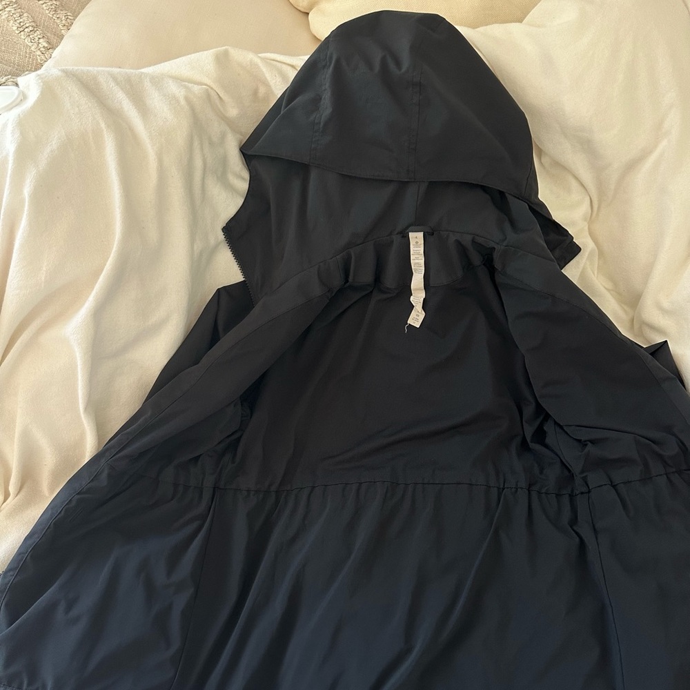 Lululemon Light Zip Up Jacket - image 4